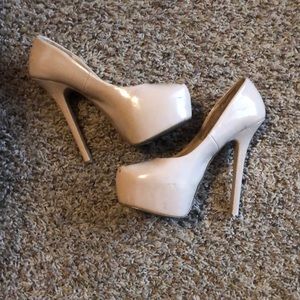 Steven madden nude pumps